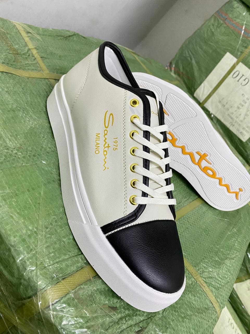 Santoni Milano Black and White